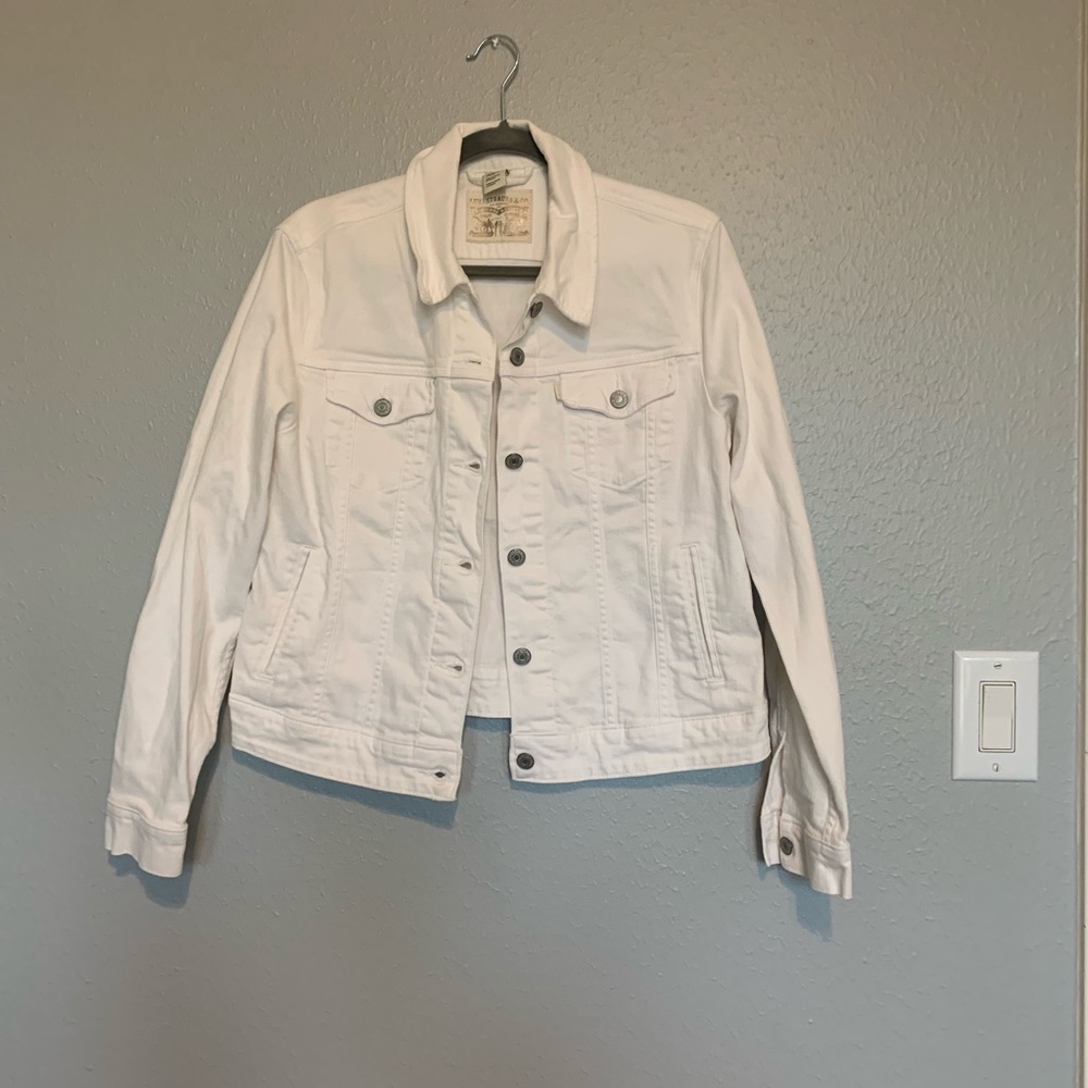 White Levi’s Denim Jacket Size Small